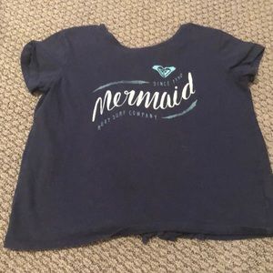 Roxy— navy blue open back t shirt